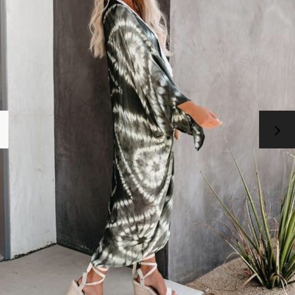 Green And Taupe kimono - Picture 3 of 9